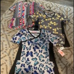 Women’s M Koi Scrub Top Bundle